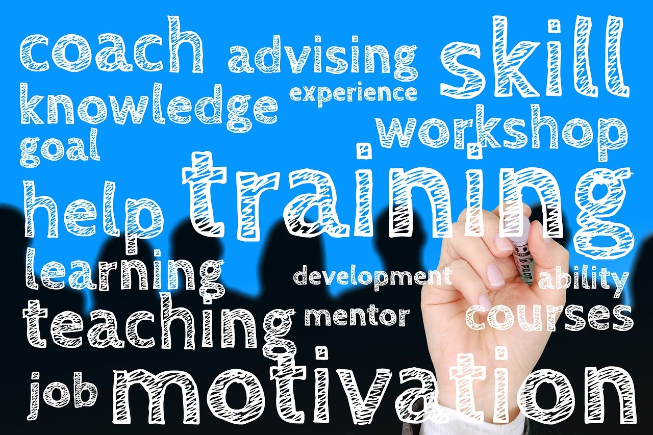 Business professionals in negotiation using English - Best English courses for negotiations